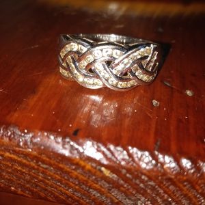 Silver & diamonique twisted band ring